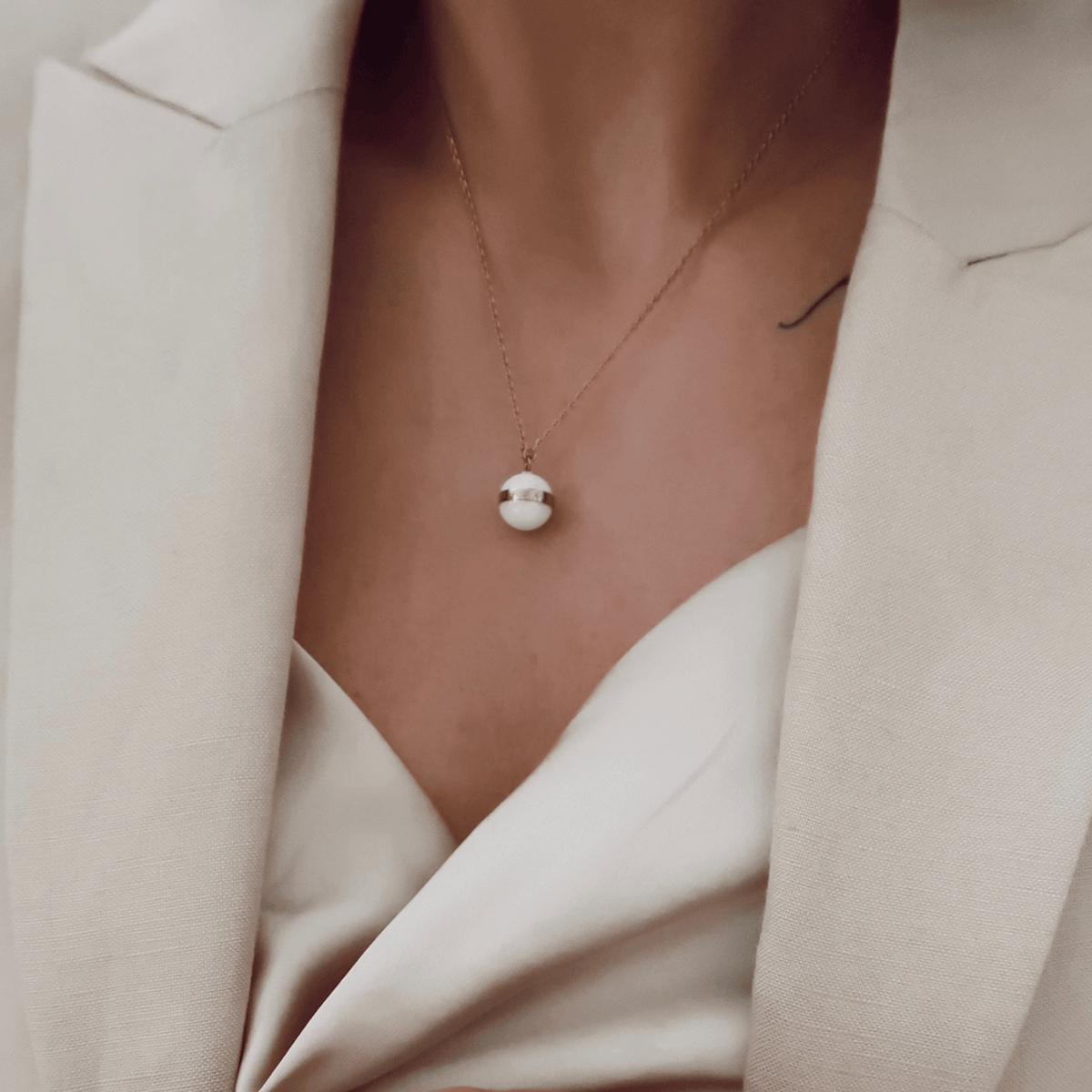 Aspiration Necklace Rose Gold Satin White